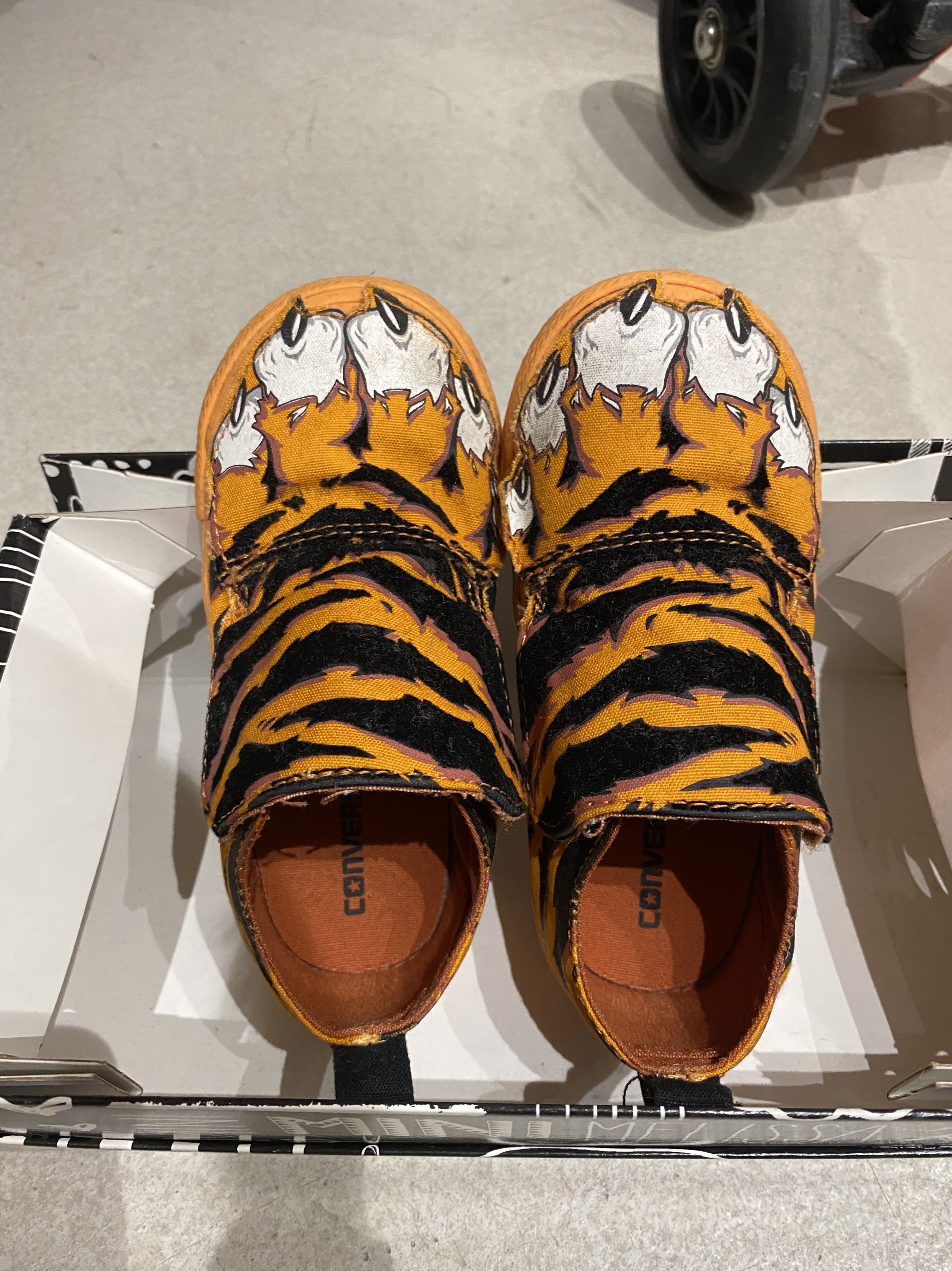 tiger converse shoes