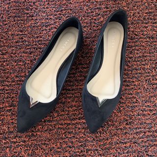 (Category: ) located in . Submitted by yrpreloved_ (Listing ID 1134423324, Image 1). Description: .