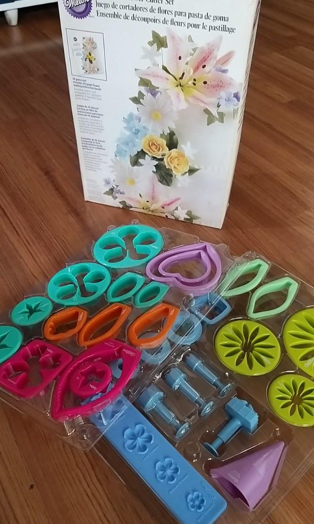 Wilton Gum Paste Flower Cutter set Furniture Home Living