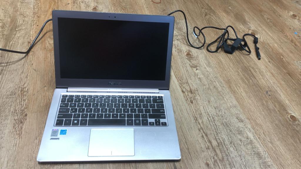 ASUS ZENBOOK Intel core i5-5200U 5th Gen 8GB Ram - Main Image
