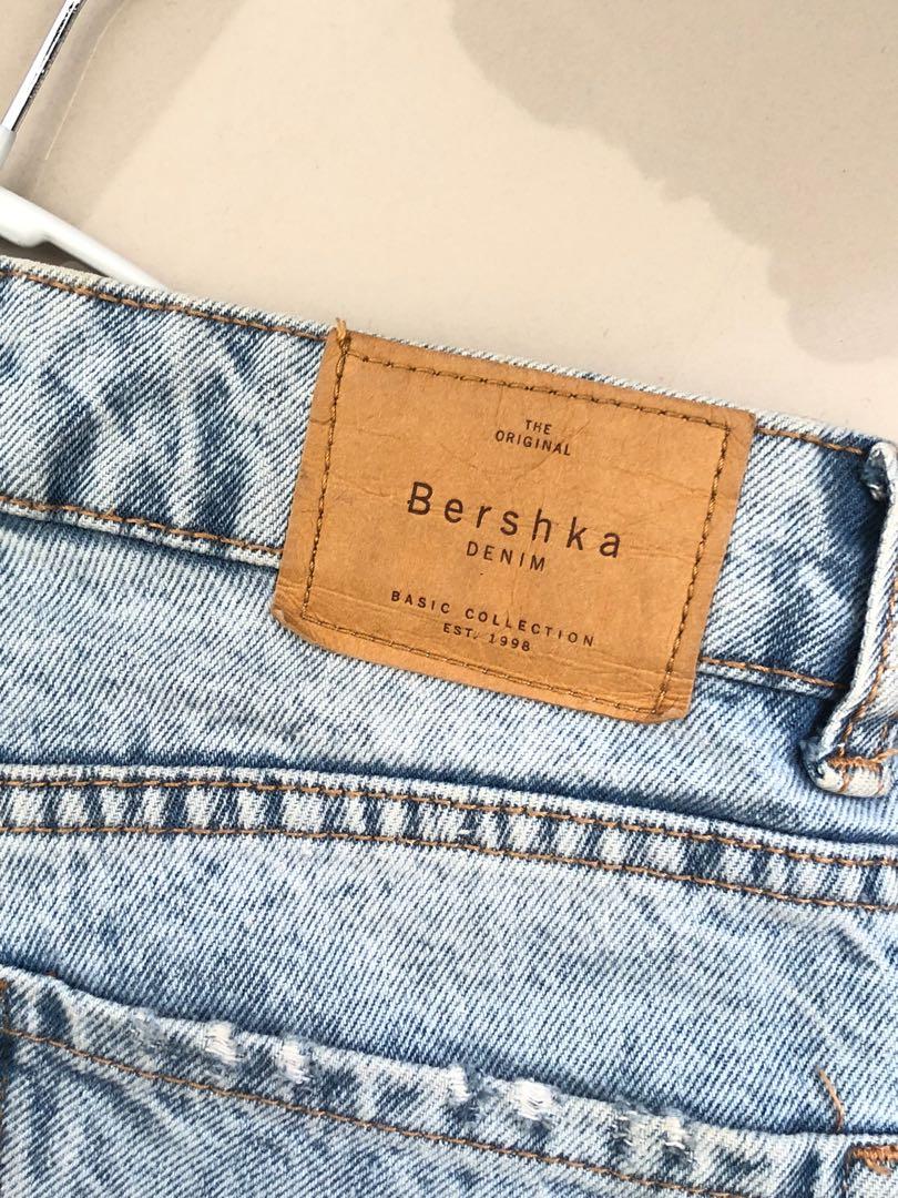 Celana mom jeans bershka, Fesyen Wanita 