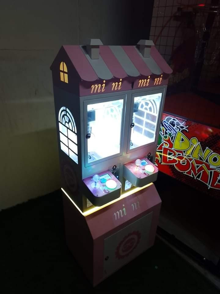 Claw machine 2022 (Category: Designer & Blind Box Toys) located in Manila. Submitted by patsamtanong2772 (Listing ID 1134533569, Image 1). Description: 09568850168 2 players brandnew candy machine tawag agad.