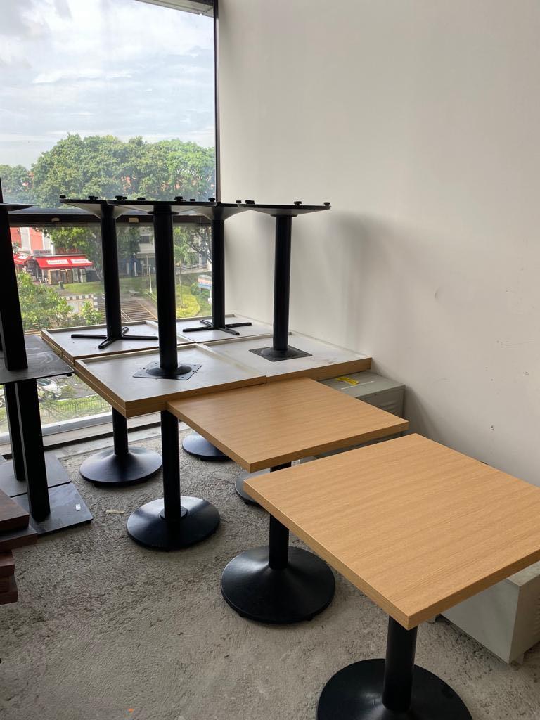 Dining Table (Category: Tables & Sets) located in Singapore. Submitted by gillian1234567 (Listing ID 1134546203, Image 2). Description: 10pcs tables with stand. If take all price negotiable.