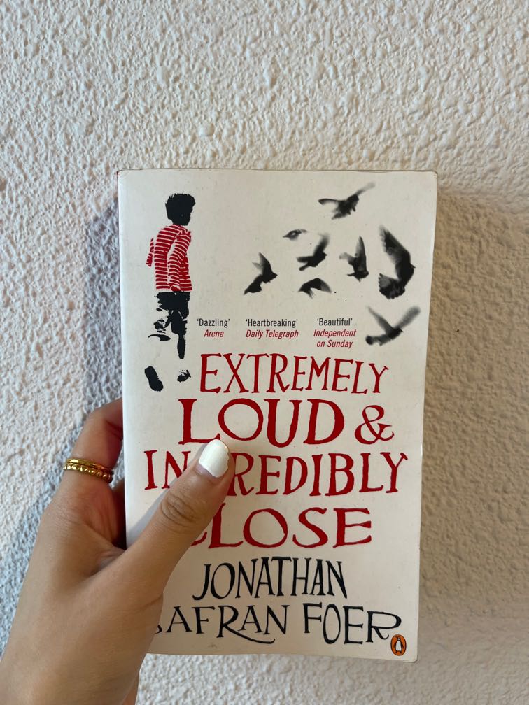 Extremely loud and incredibly close, Hobbies & Toys, Books &