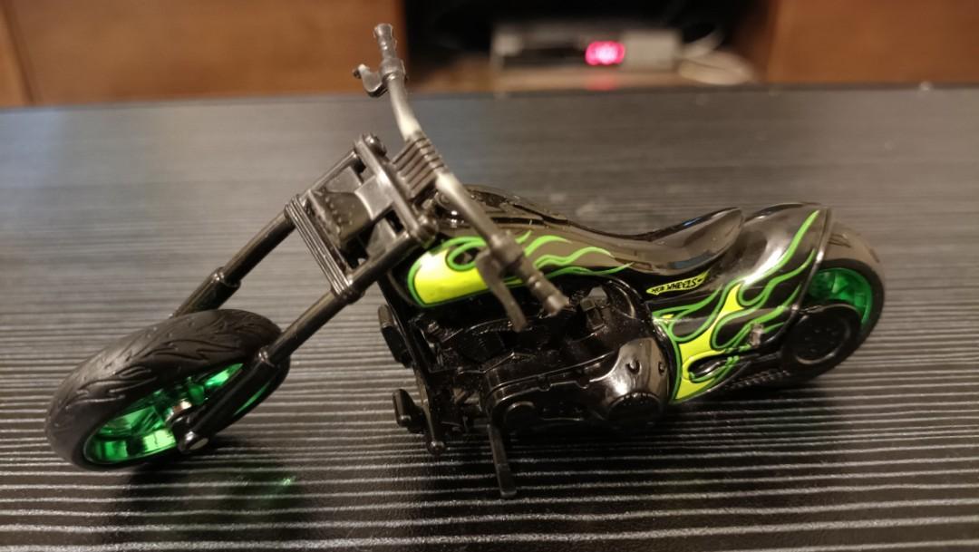 Hot Wheels Street Power Vehicle Twin Flame