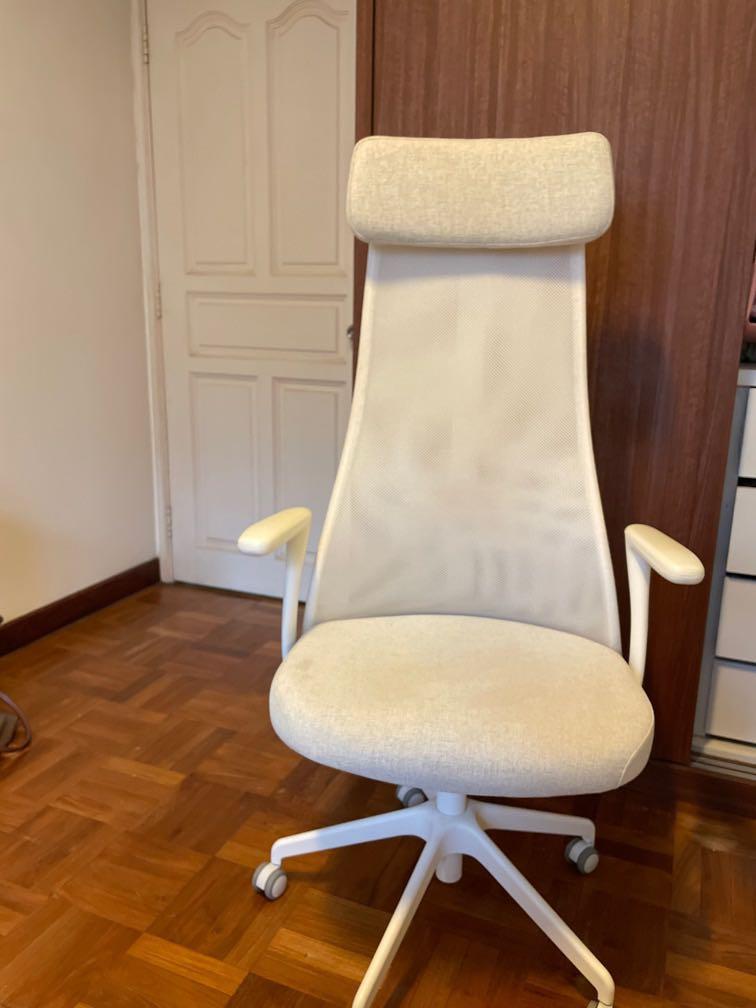JARVFJALLET IKEA chair in white