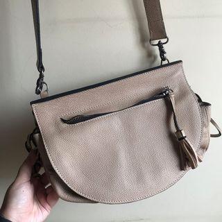 KAYNN Karen Sling Bag
