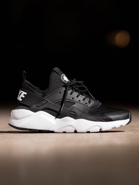 NIKE AIR HUARACHE BLACK WHITE ORIGINAL BNWB