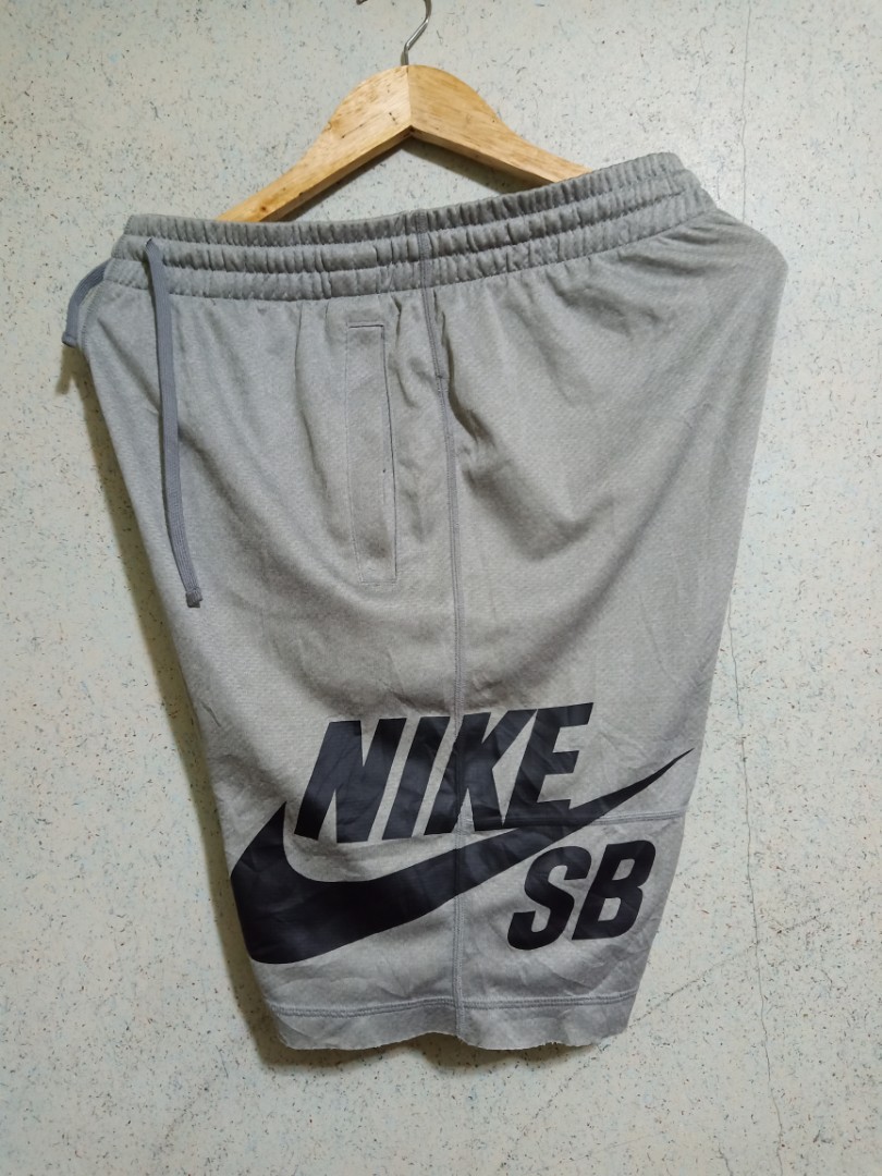 Nike sb shorts discount grey
