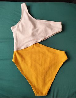(Category: ) located in . Submitted by oncelovedshop (Listing ID 1134564110, Image 1). Description: .