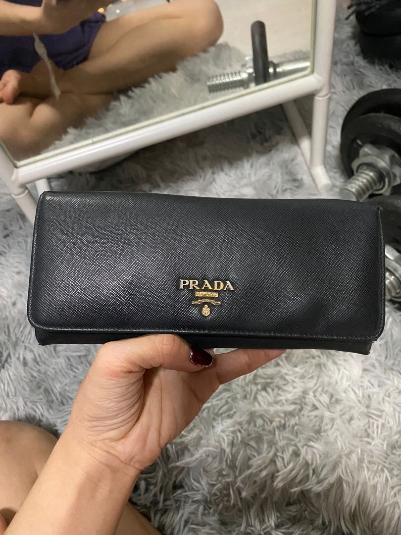 Top 76+ imagen prada gold hardware tarnish Thcshoanghoathambadinh.edu.vn