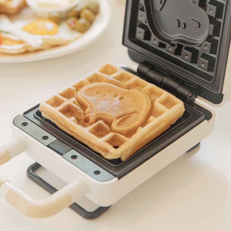 Rare Snoopy Waffle Maker Sandwich Maker Limited Edition From Korea Tv Home Appliances Kitchen Appliances Ovens Toasters On Carousell