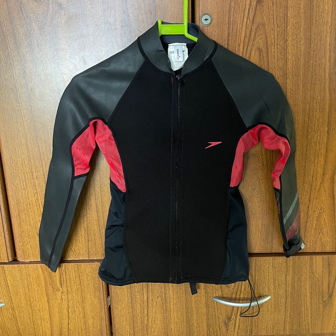 Speedo rashguard, Women's Fashion, Swimwear, Rash guard on Carousell