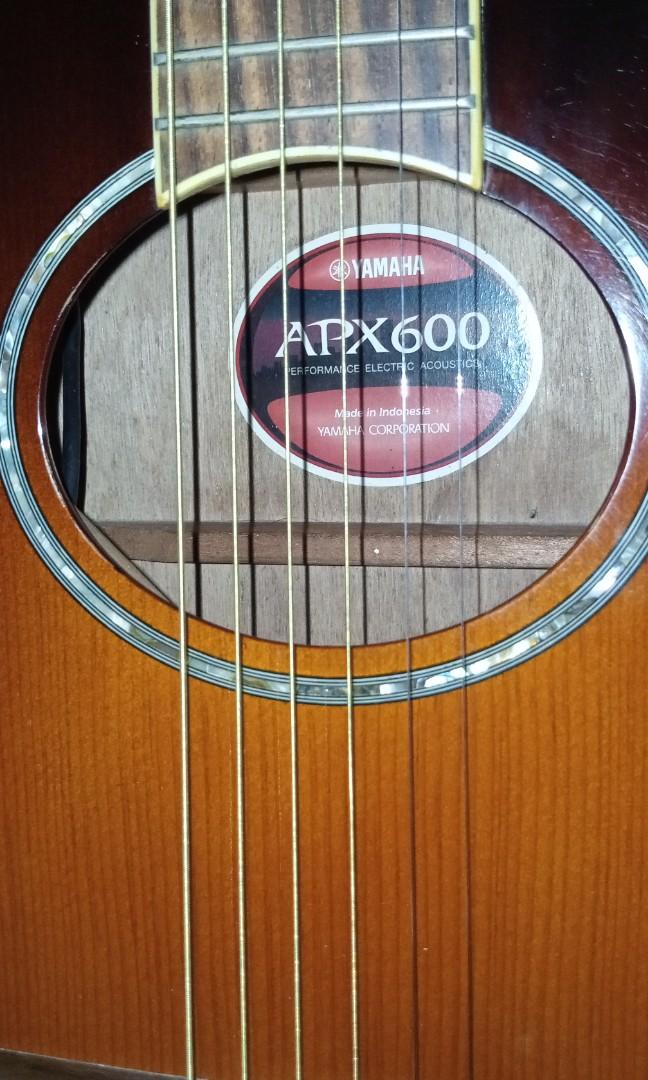 Yamaha apx600 original, Musik & Media, Alat di Carousell