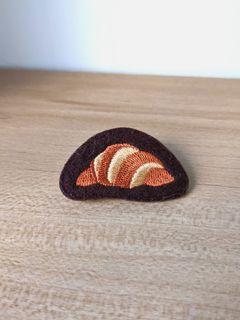 日本刺繡麪包扣針