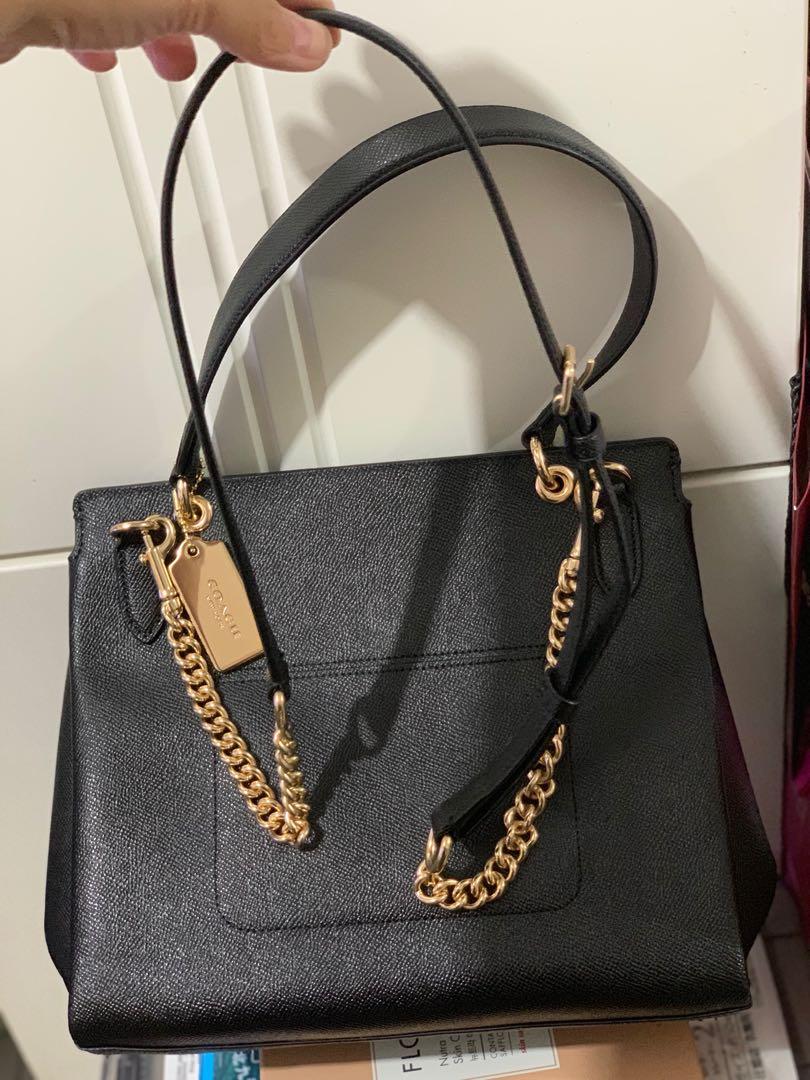 size coach avary flap carryall F67454