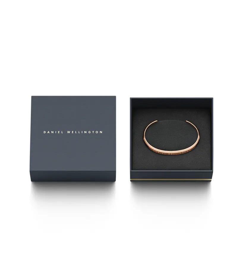 Daniel Wellington classic bracelet Rose Gold small size (Category: Bracelets) located in Manila. Submitted by gallerydp888 (Listing ID 1129575317, Image 3). Description: New item Factory mall pull out DETAILS The Classic Bracelet was designed to reflect the captivating beauty of our minimalist watches. With its casual yet tasteful allure, the aesthetics of the bracelet is a true celebration to the impeccable craftsmanship behind all of Daniel Wel