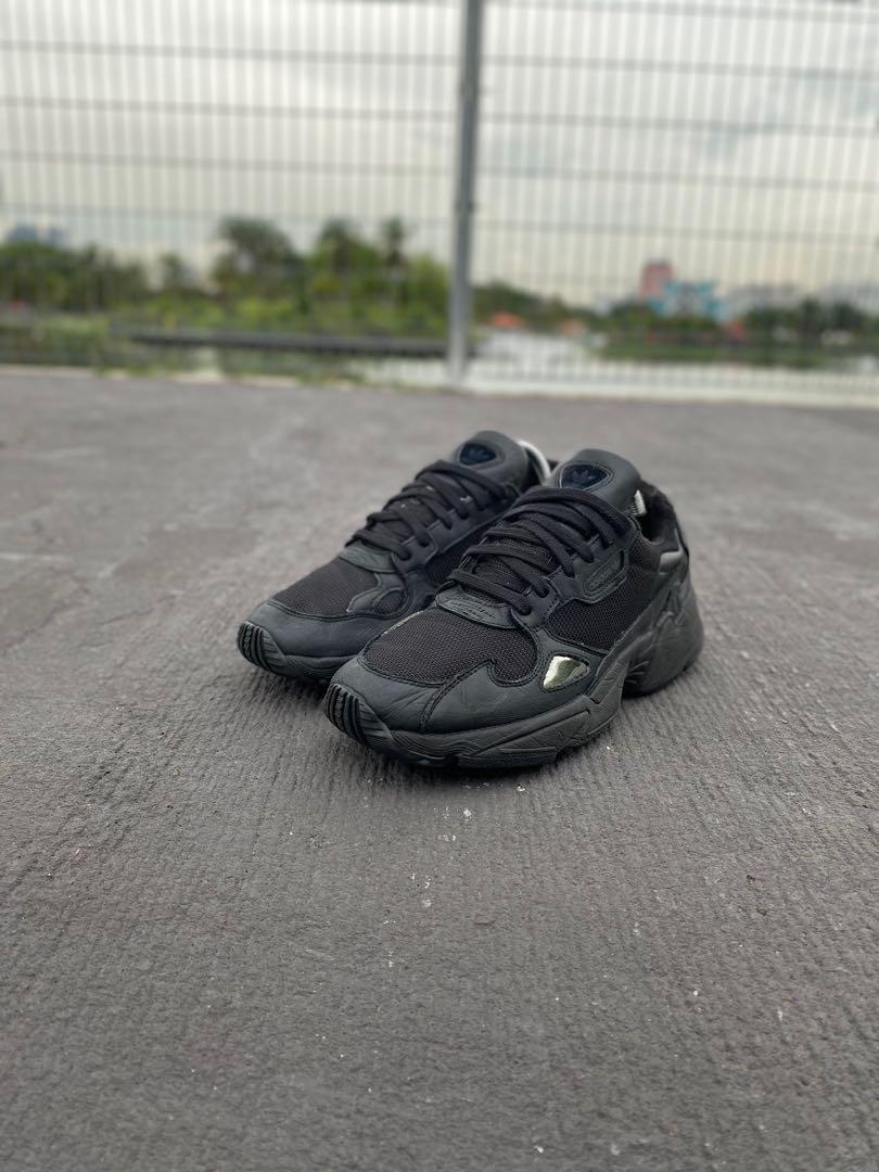 Falcon new arrivals triple black