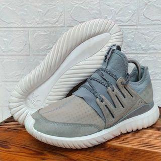 adidas tubular size 5