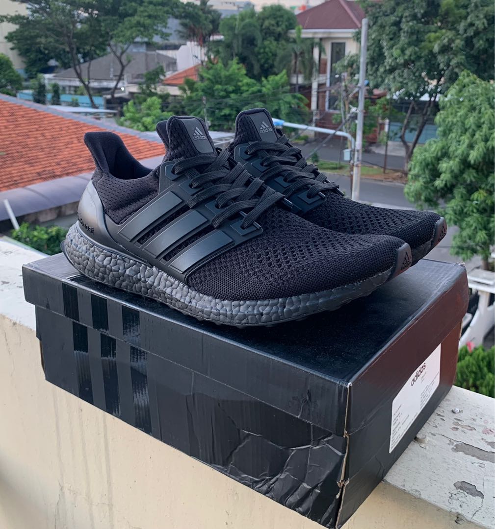 core black ultra boost 1.0