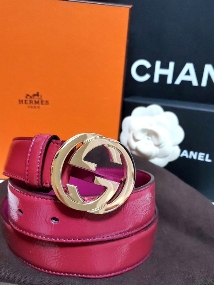 Red gucci belt best sale gold buckle