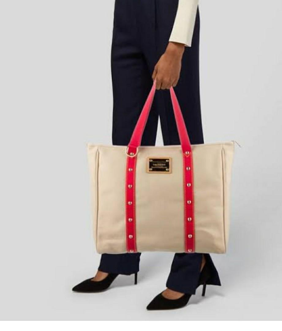 Authentic Louis Vuitton limited edition beige canvas antigua cabas GM bag (Category: Luxury Bags & Wallets) located in Rosales. Submitted by k.dee (Listing ID 1129532607, Image 1). Description: please see attached photo for flaws.