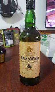 Black and white 75cl whisky