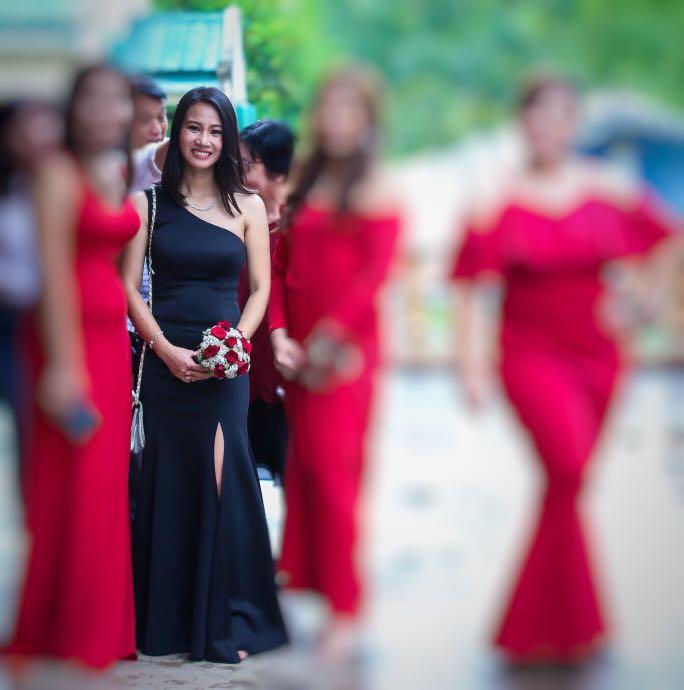 Black one shoulder neoprene dress (Category: Evening dresses & gowns) located in Pasay City. Submitted by mrryxcy (Listing ID 1129608926, Image 1). Description: Used only once during a themed wedding. Makapal ang tela, may padding, very nice in actual! Body hugging and may slit. Parang Apartment 8 ang peg. P1,599 only+ SF.