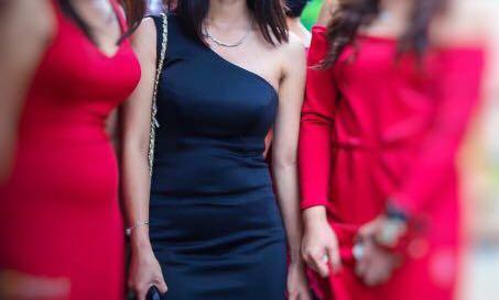 Black one shoulder neoprene dress (Category: Evening dresses & gowns) located in Pasay City. Submitted by mrryxcy (Listing ID 1129608926, Image 2). Description: Used only once during a themed wedding. Makapal ang tela, may padding, very nice in actual! Body hugging and may slit. Parang Apartment 8 ang peg. P1,599 only+ SF.