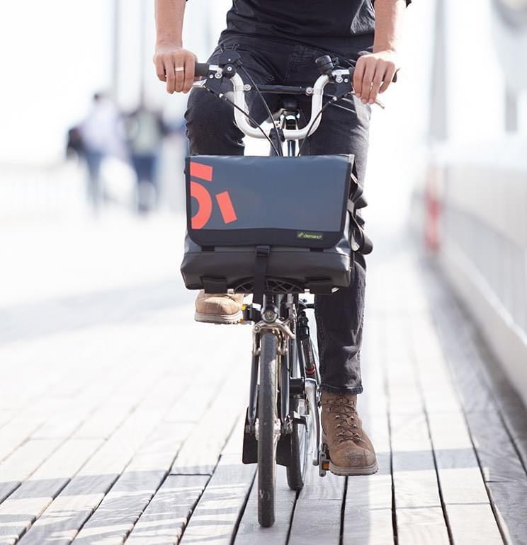 Demano Arago sling bag black Brompton pikes 3sixty