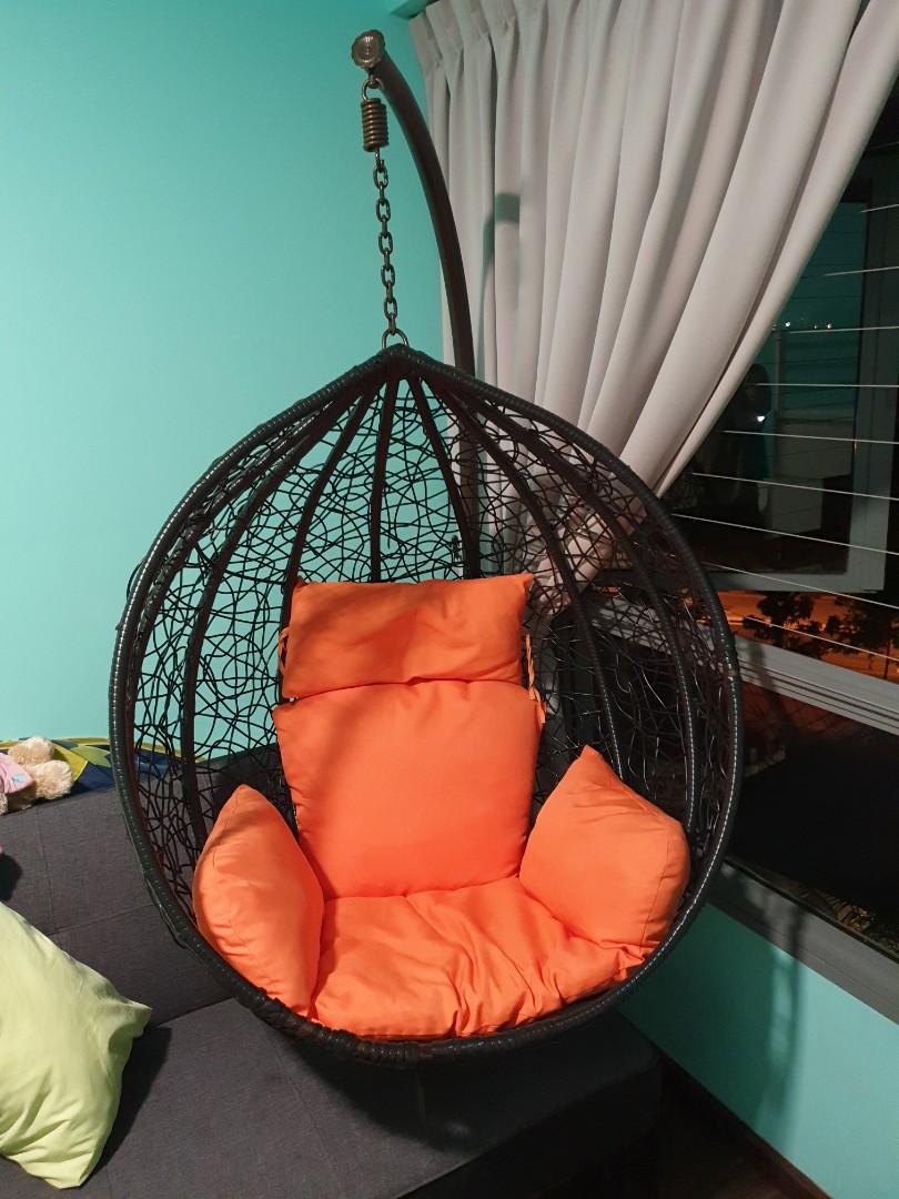 Second hand egg sale chair