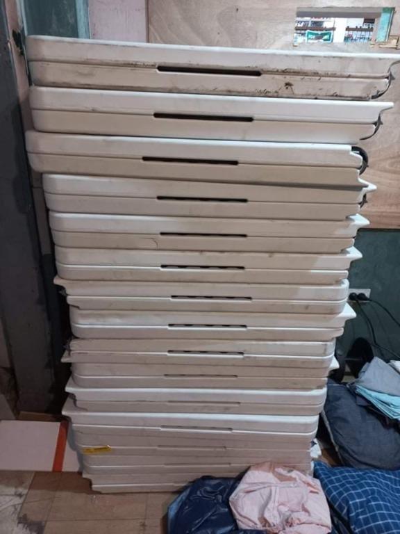 Enduro Folding Table with Wheels, Furniture & Home Living, Outdoor