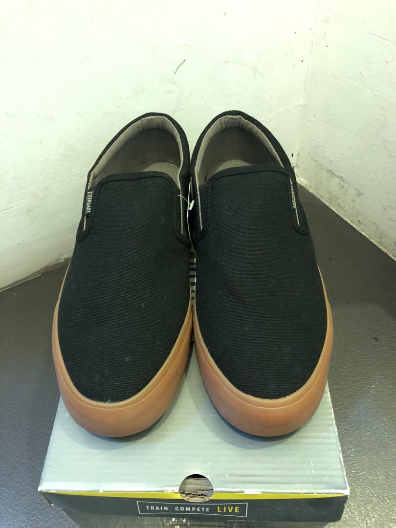 Everlast on sale slip on