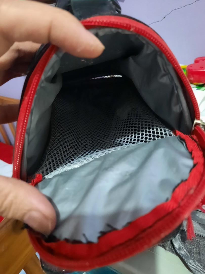 Insulator bag for breastmilk (Category: Weaning & Toddler Feeding) located in Makati City. Submitted by pretty.star (Listing ID 1129635076, Image 3). Description: igloo insulator bag.
