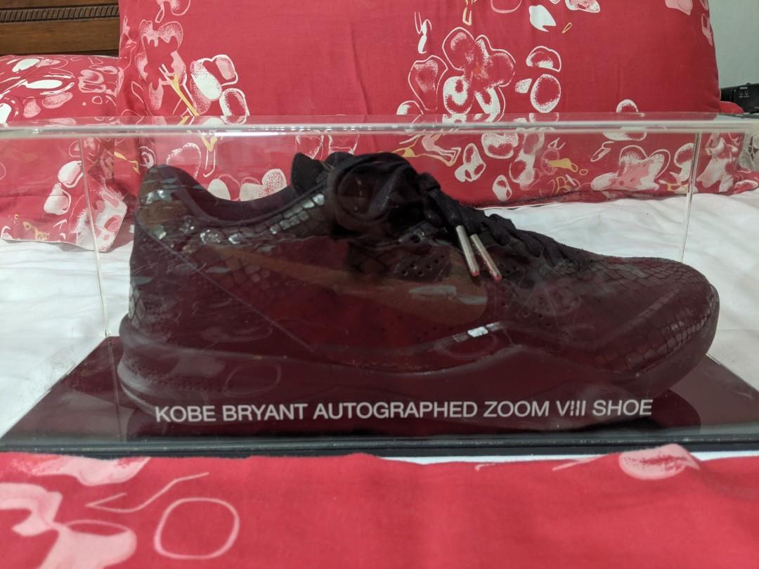 Autographed kobe air zoom top