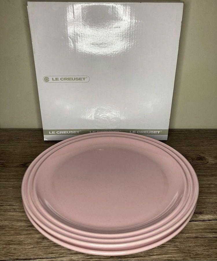Le Creuset Plate (Category: Dinnerware & Cutlery) located in Paranaque City. Submitted by pkkpkp (Listing ID 1129589404, Image 1). Description: Brand new with box 2pcs 1,500 each .