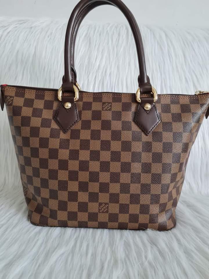 Louis Vuitton Saleya PM (Category: Luxury Bags & Wallets) located in Manila. Submitted by bagislifeshop (Listing ID 1129448536, Image 1). Description: ▪️Louis Vuitton Saleya PM▪️ ☑️Available in Bacolod ✅Material: damier ebene canvas leather ✅Condition: 8.5/10 ✅Inclusion: replacement dustbag.