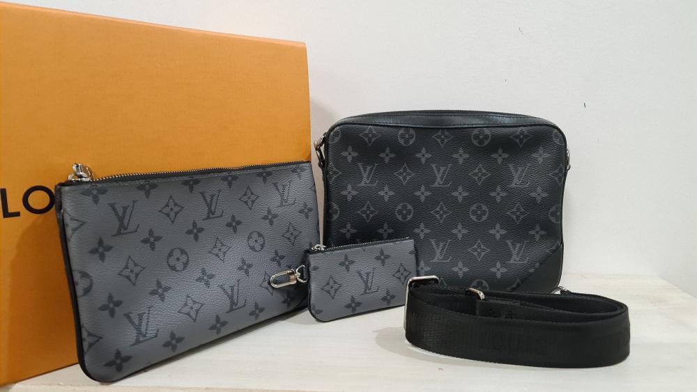 Louis Vuitton Trio Messenger Bag in Dark Green, Luxury, Bags & Wallets on  Carousell