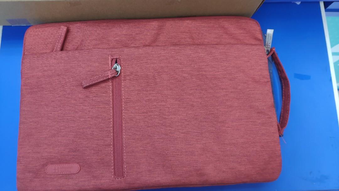Microsoft Surface pouch （分類：手提電腦袋）位於 Hong Kong。 由 th0m4sssss 提交（商品編號 1129546540，圖片 3）。簡介： Brand new, haven't been used before Both blue and red colours are available Suitable for Surface Go/Pro/Laptop Go 價可小議 價錢只係一隻/price for each bag。