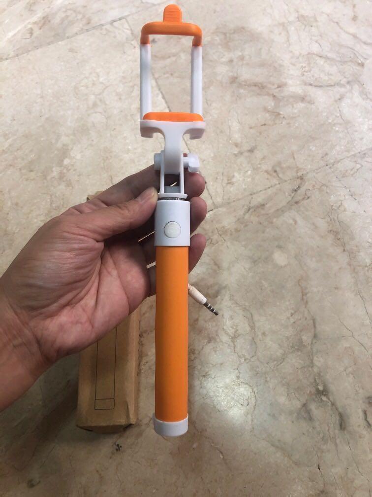 Monopod (Category: Tripods & Monopods) located in Quezon City. Submitted by preloved_by_purple (Listing ID 1129529887, Image 3). Description: New, never used Still in box No issues RFS: This monopod is not fit for iphone use 🎀OFFER if you want to BUY!!! 🎀 🌸 Read and respect the seller’s post 🌸 ❤️Measurements as seen in picture or refer to published sizing for branded items ❤️Item in good condition (major flaws are indicated in each post) ❤️No