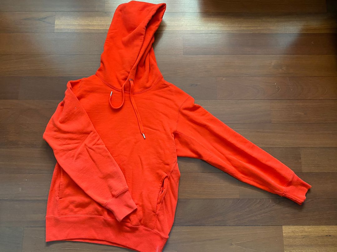 Uniqlo orange hoodie 2025
