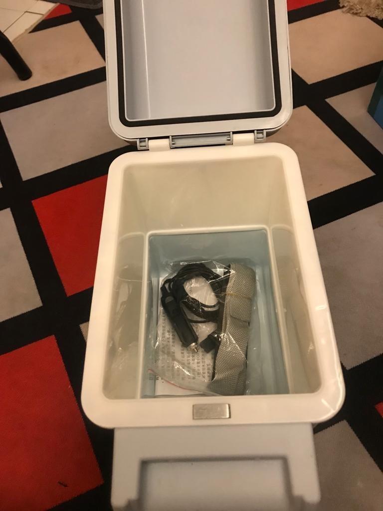 Peti sejuk buat kreta, Electronics, Others on Carousell