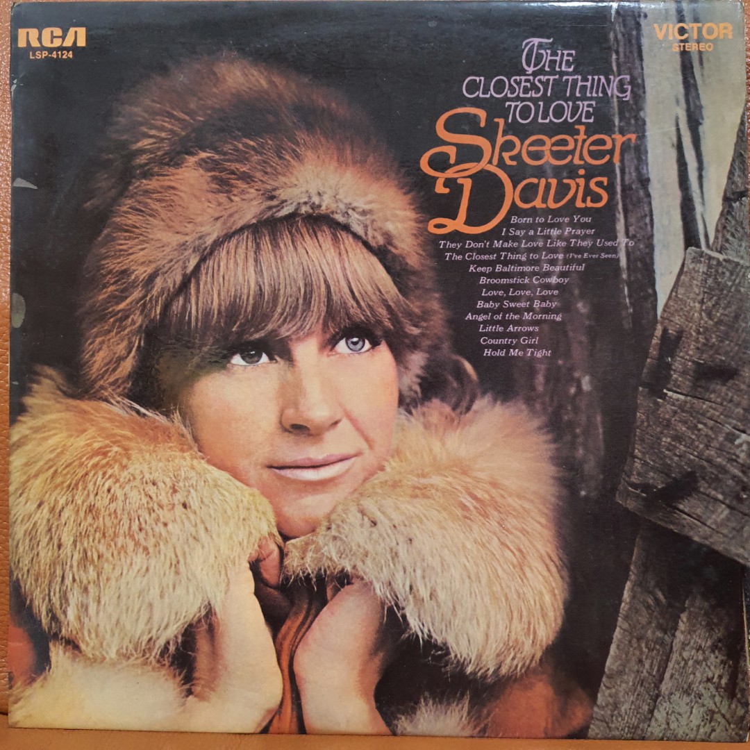 Skeeter Davis The Closest Thing To LOVE vinyl record LP, Hobbies