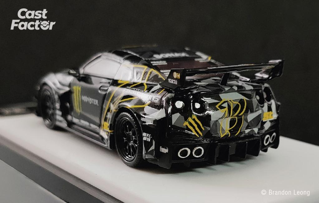 数々のアワードを受賞】 LBWK GT-R 1/64 モンスターエナジー ミニカー 