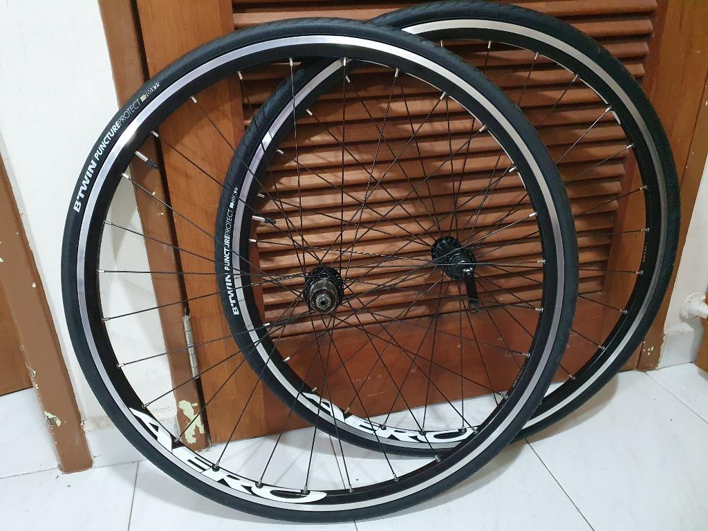 Triban 520 700C Wheelset with tires Sports Equipment Bicycles Parts Parts Accessories on Carousell