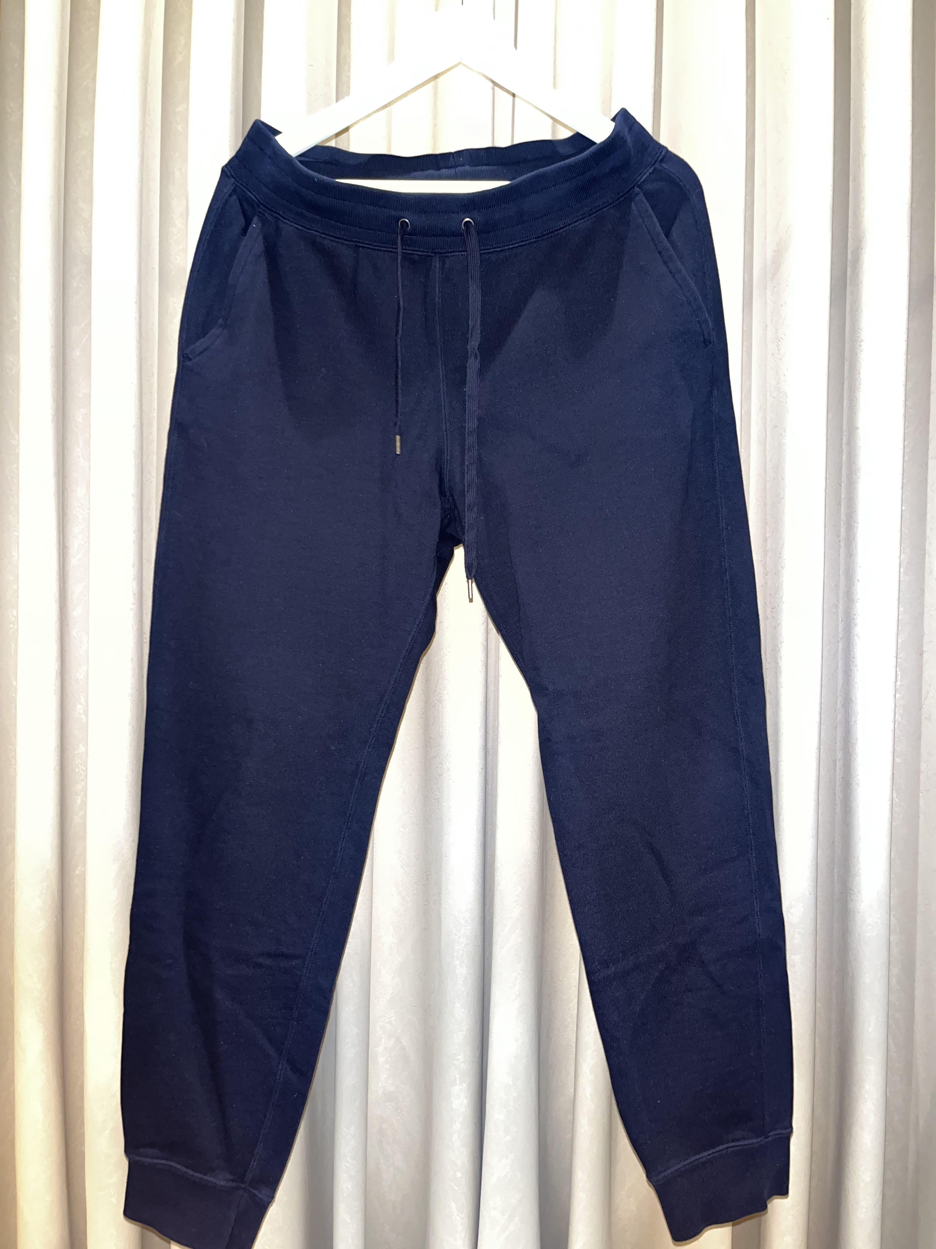 UNIQLO sweatpants | Size L, Fesyen Pria 