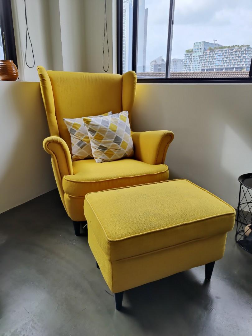 Yellow reading chair discount