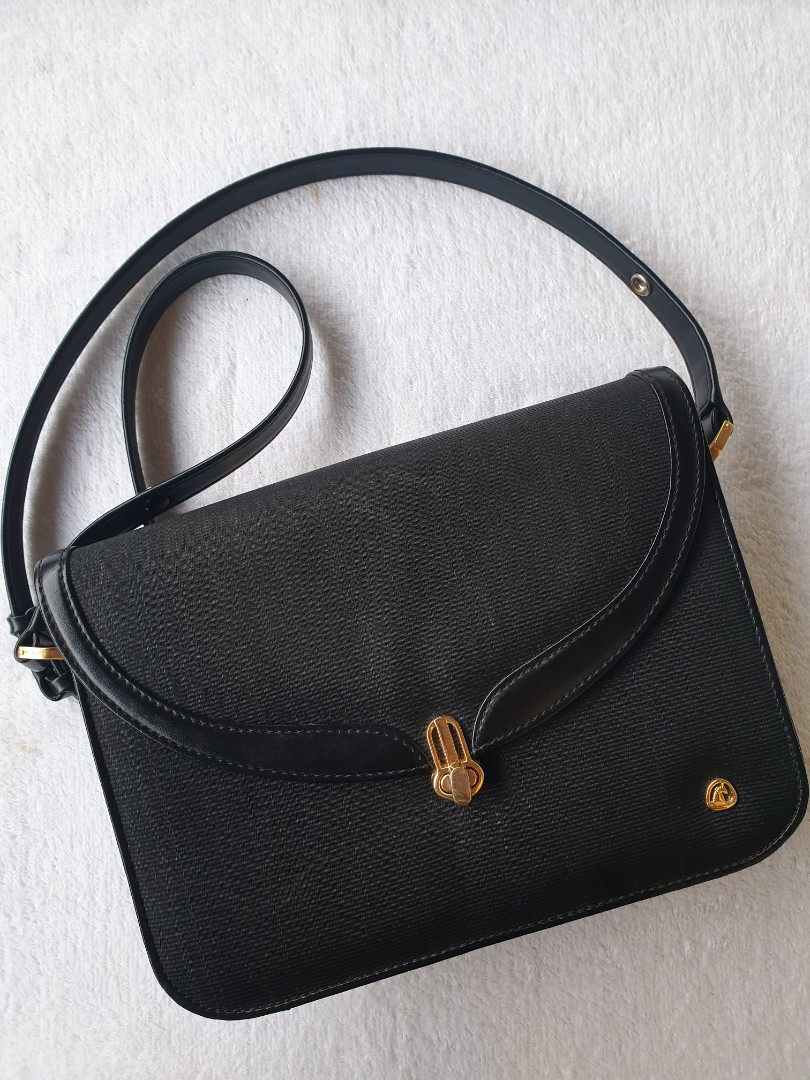 Horsehair bag shop