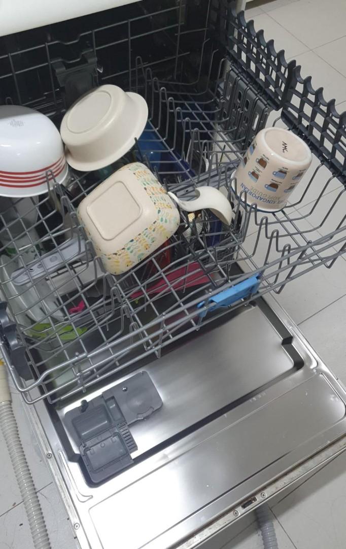 Beko DL1243APW Freestanding Dishwasher, TV & Home Appliances, Kitchen