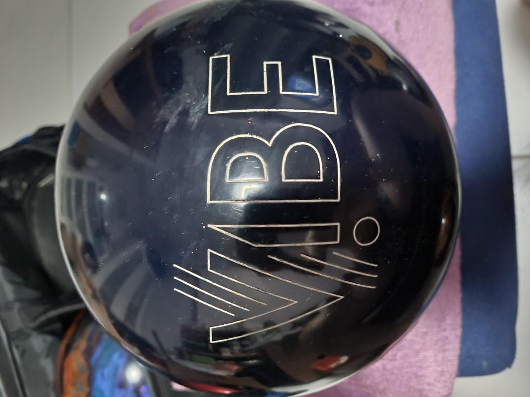 Bowling balls and bag combo, Sports Equipment, Sports & Games